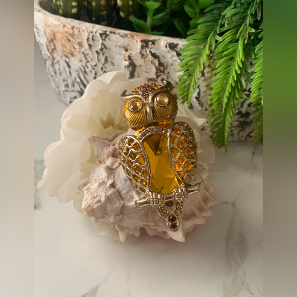 Vintage Owl Gold Tone pendant.